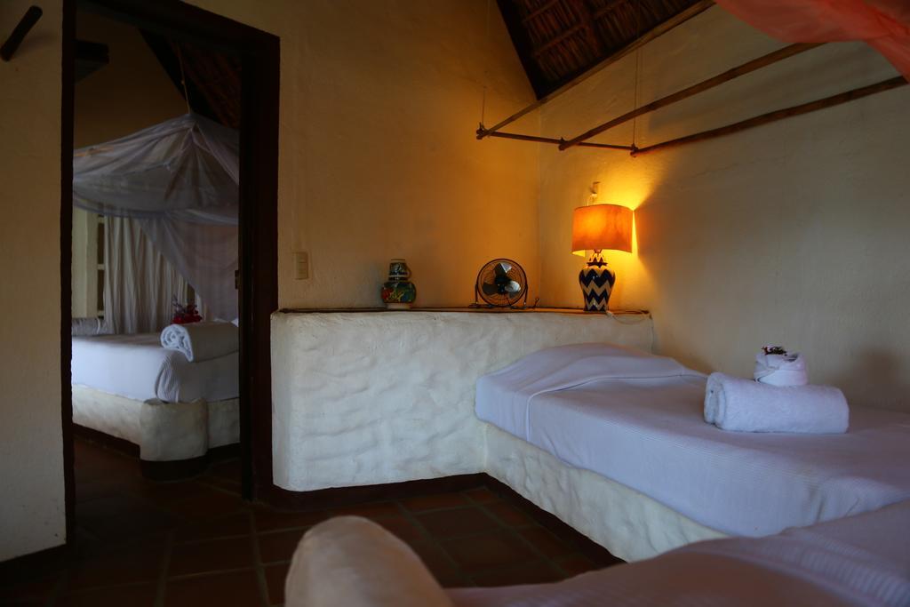 Hotel Bahia De La Luna Arroyo Cruz Екстер'єр фото